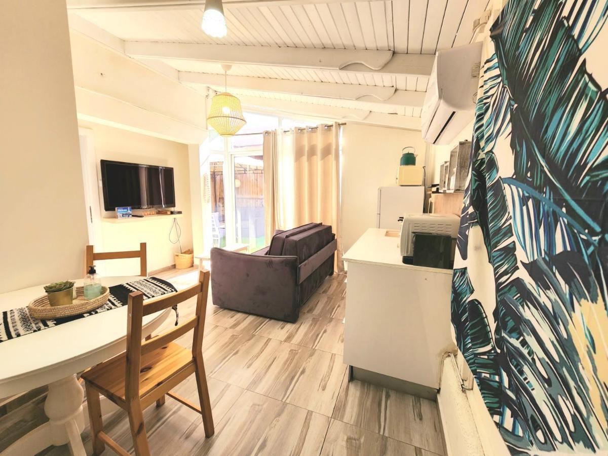 Sunshine Suite Boutique Only 5 Min Walk To The Beach - By Seaelo Eilat Bagian luar foto