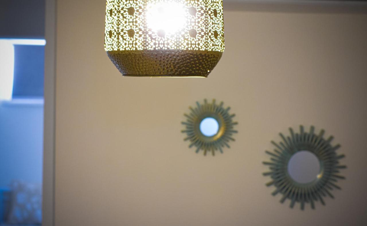 Sunshine Suite Boutique Only 5 Min Walk To The Beach - By Seaelo Eilat Bagian luar foto
