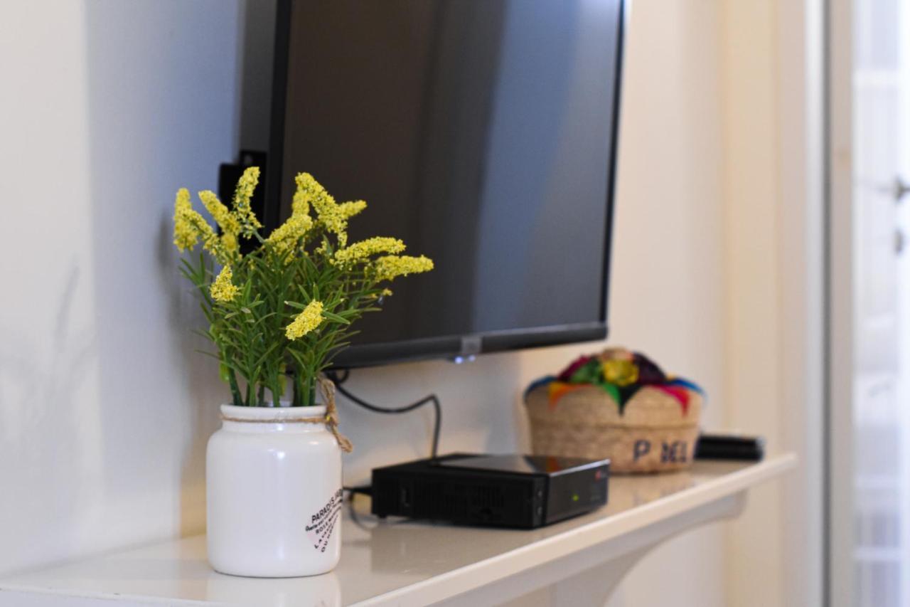 Sunshine Suite Boutique Only 5 Min Walk To The Beach - By Seaelo Eilat Bagian luar foto