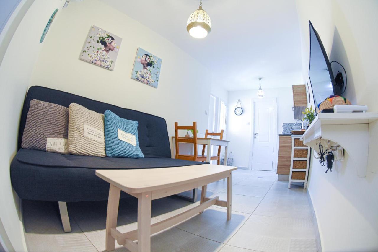 Sunshine Suite Boutique Only 5 Min Walk To The Beach - By Seaelo Eilat Bagian luar foto