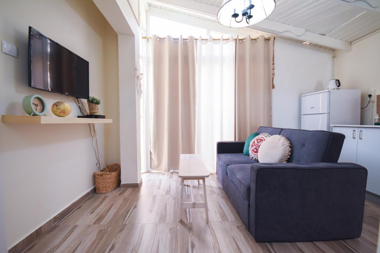 Sunshine Suite Boutique Only 5 Min Walk To The Beach - By Seaelo Eilat Bagian luar foto