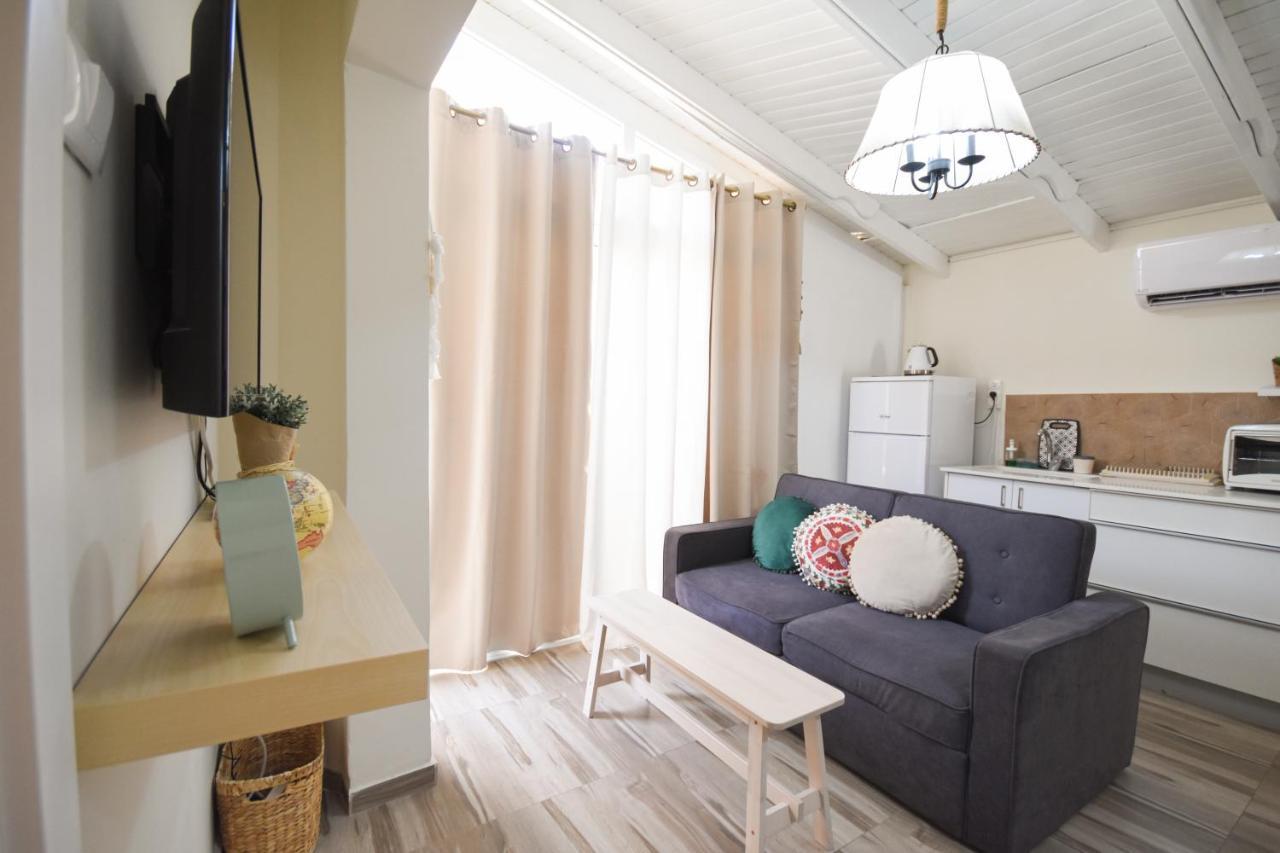 Sunshine Suite Boutique Only 5 Min Walk To The Beach - By Seaelo Eilat Bagian luar foto